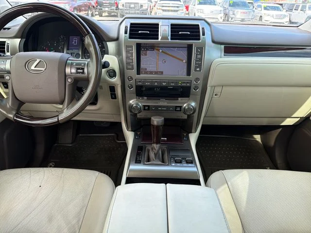 Used 2019  Lexus 460 image 9