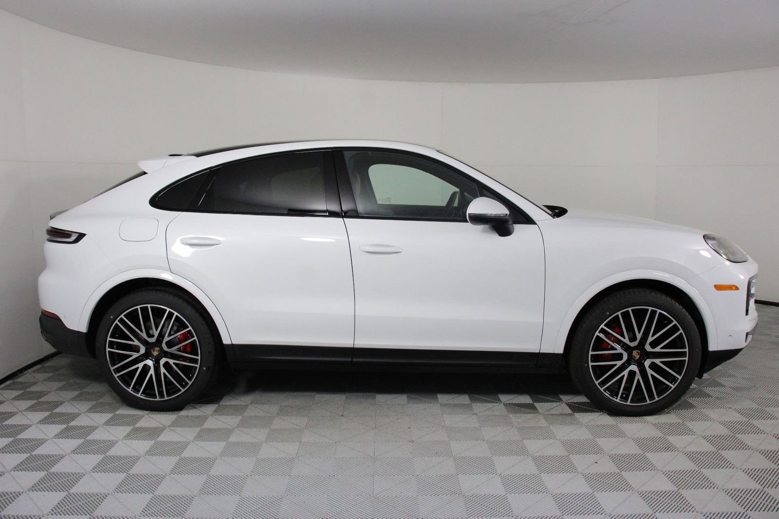 2026 Porsche Cayenne Coup S - Photo 8