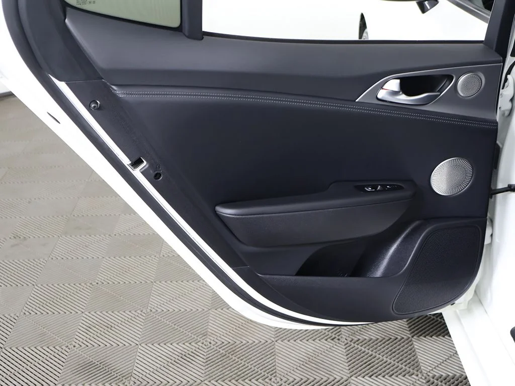 Used 2019 White Kia GT2 image 32