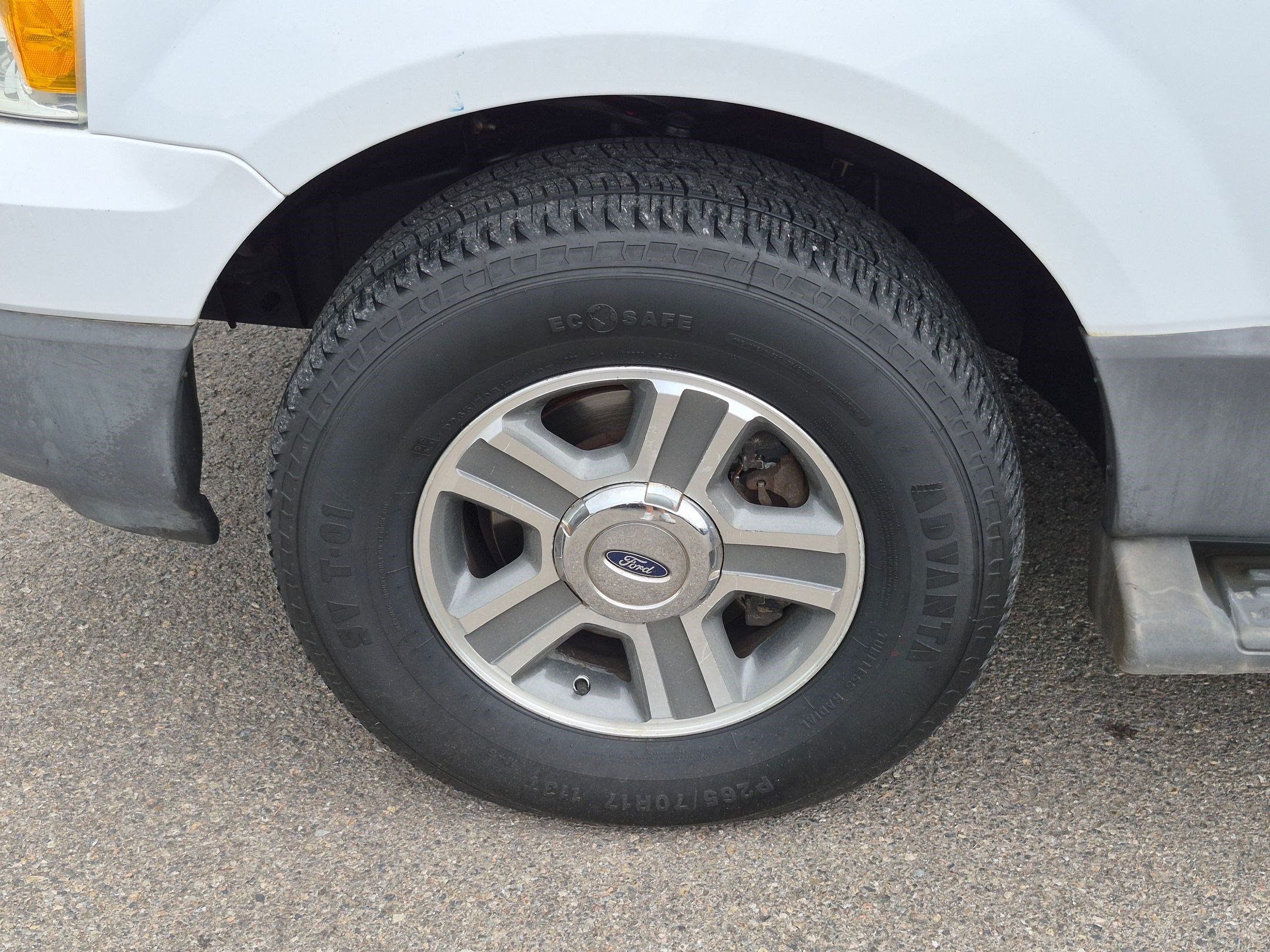 Used 2006 White Ford XLS image 11