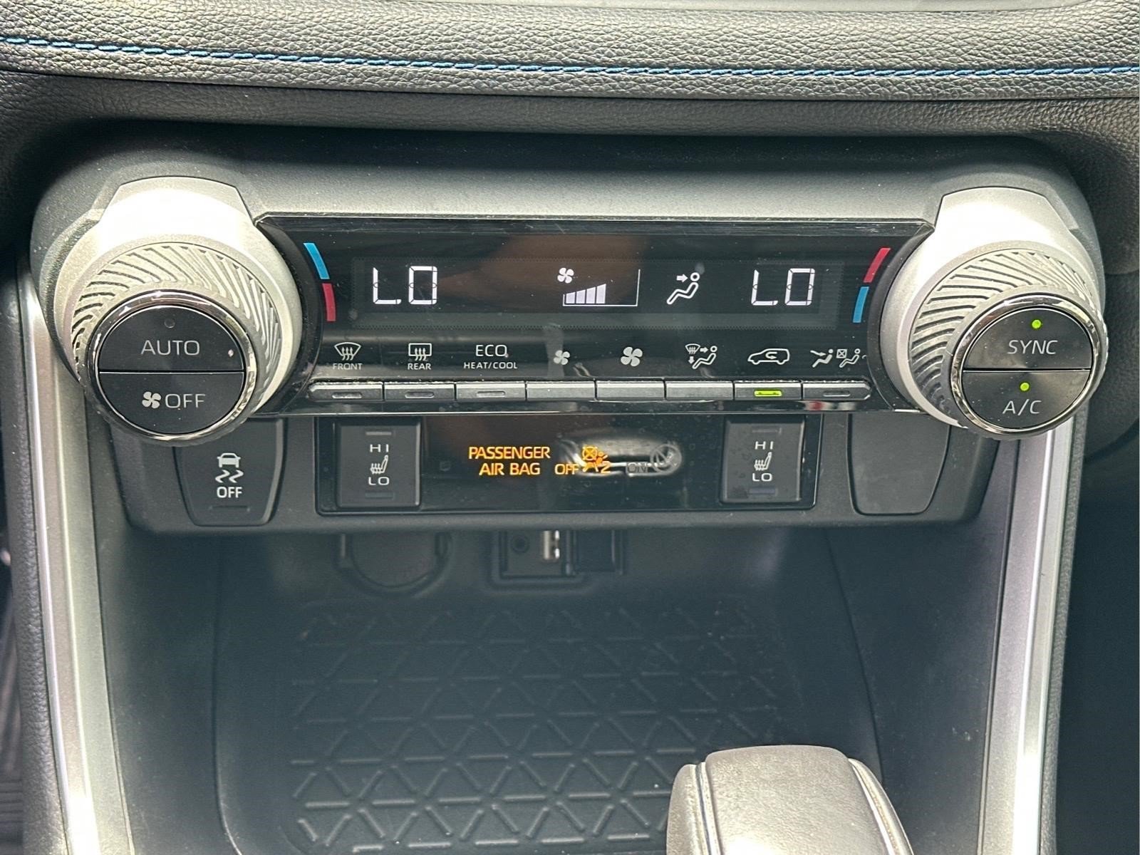 Used 2019 Blizzard Pearl Toyota Hybrid XSE image 28
