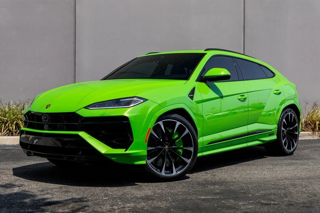 Used 2025 Green Lamborghini SE image 28