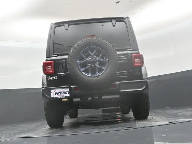 New 2026 Black Clear-Coat Exterior Paint Jeep 85th Anniversary Edition image 43
