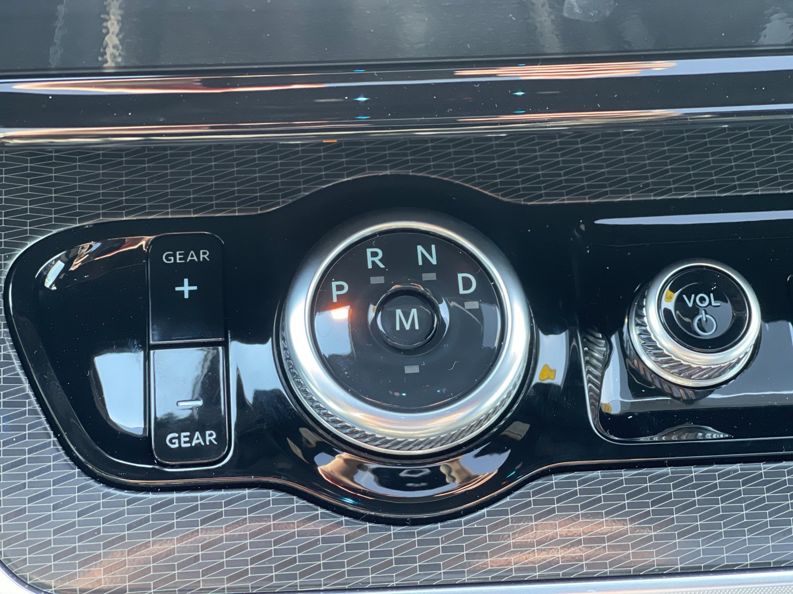 New 2026 Agate Black Metallic Ford Platinum® image 24