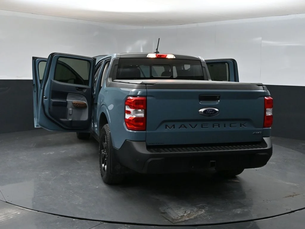 Used 2022 Blue Ford Lariat image 39