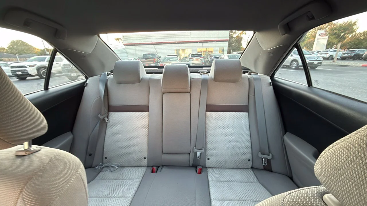 Used 2014 Gray Toyota LE image 5