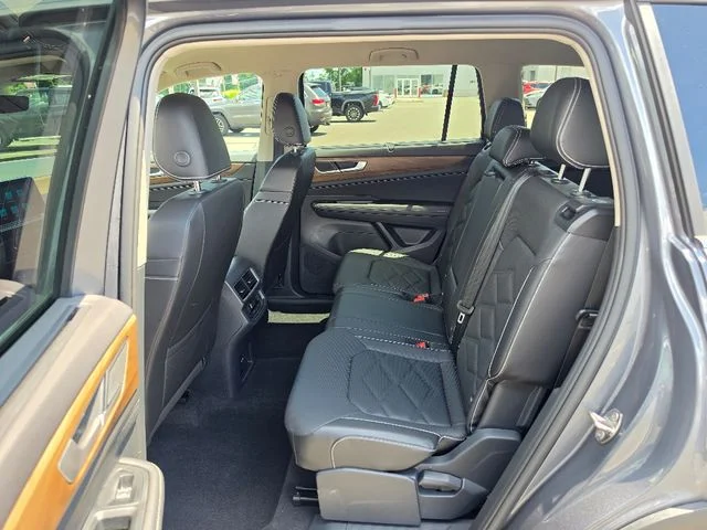2024 Volkswagen Atlas SE w/Tech - Photo 22