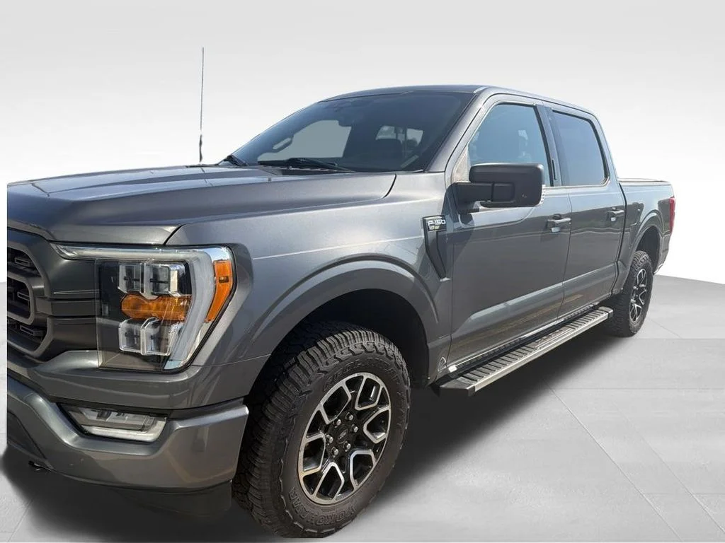 Used 2023 Gray Ford XLT image 8