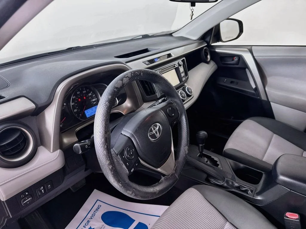 Used 2013 Gray Toyota LE image 9