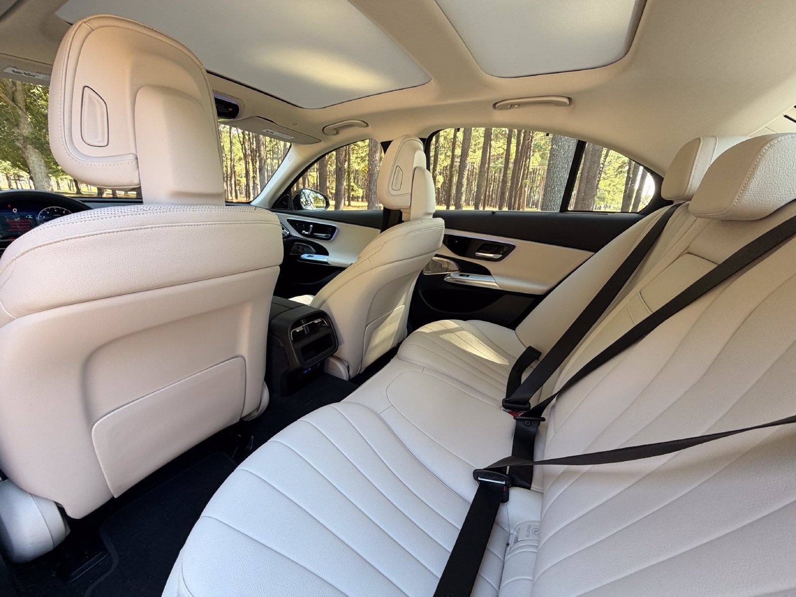 Certified Used 2024 MANUFAKTUR Moonlight White Metallic Mercedes-Benz E 450 image 15