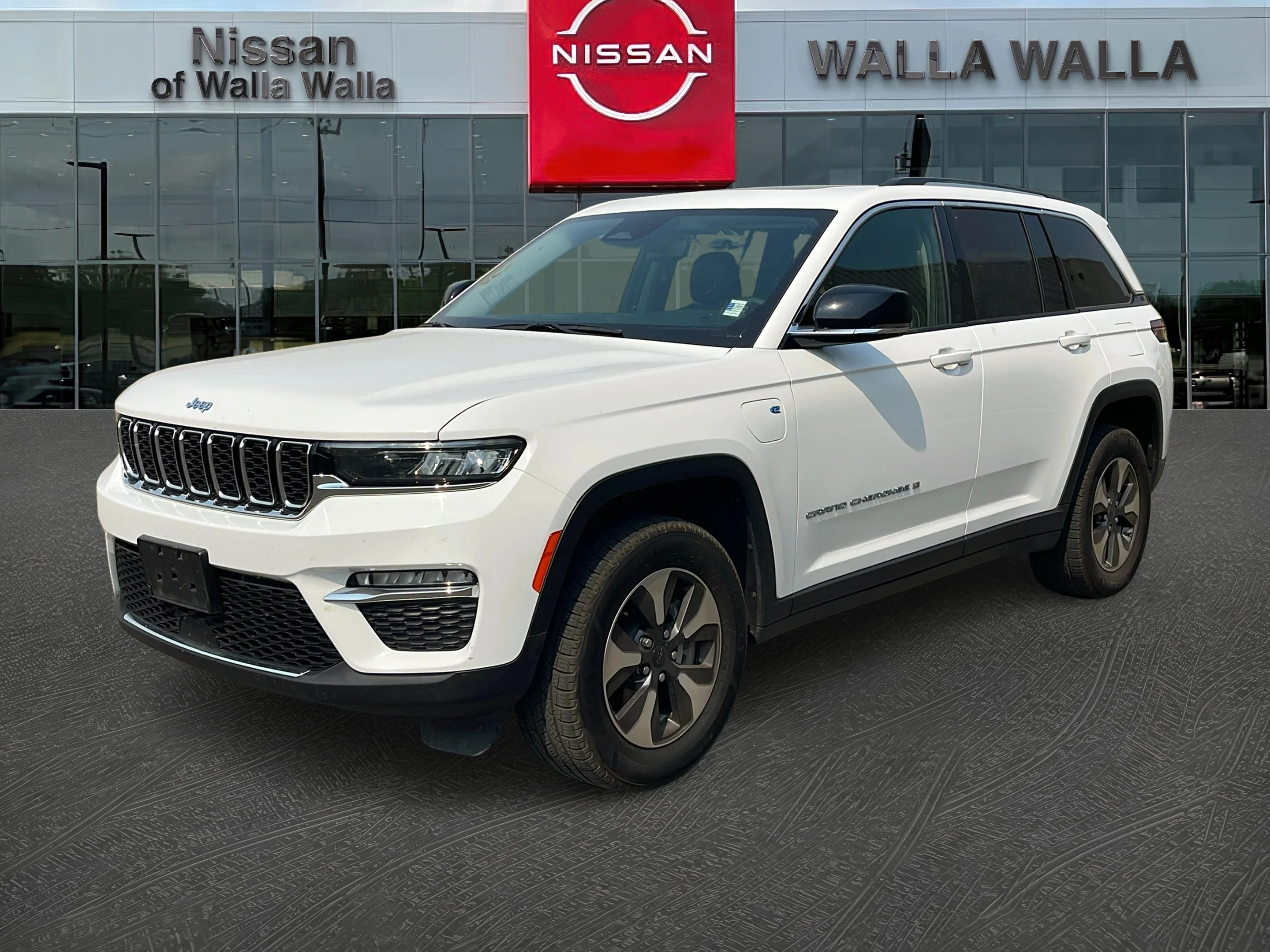 Used 2024 Bright White Clearcoat Jeep 4xe image 3