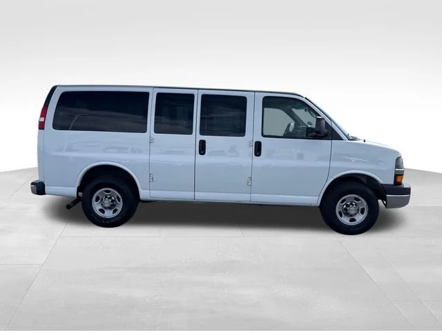Used 2015 SUMMIT WHITE Chevrolet LT image 7