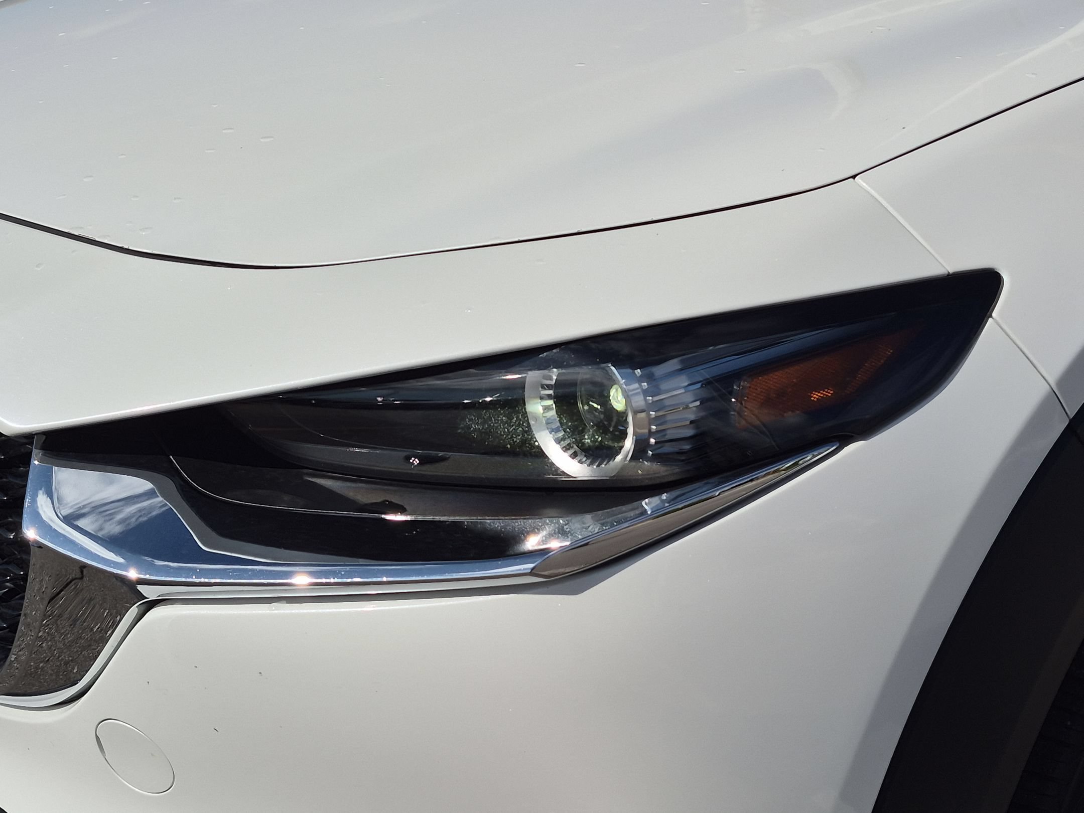 Used 2025 Snowflake White Pearl Mica Mazda 2.5 S Preferred Package image 10