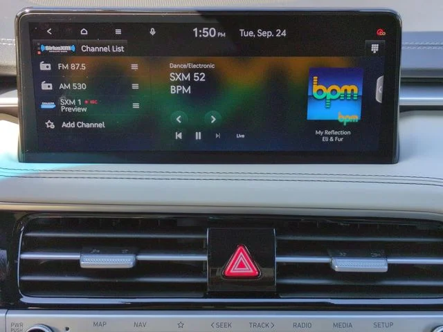 Used 2025 Silver Genesis 2.5T image 23