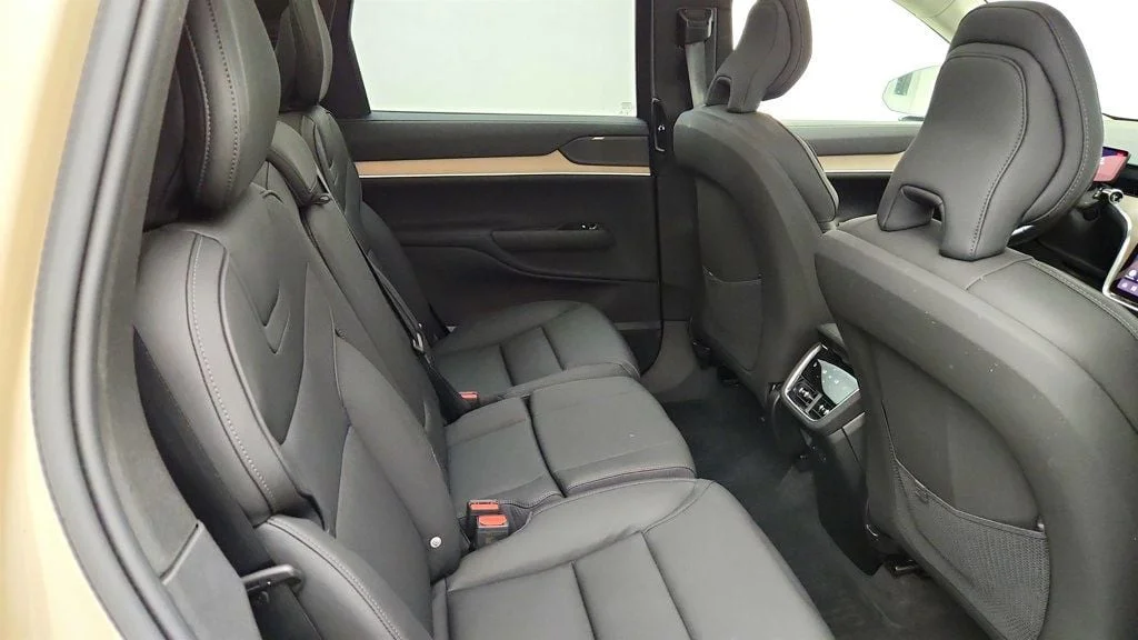Used 2025 Sand Dune Volvo Twin Motor Ultra 7-Seater w/ 22