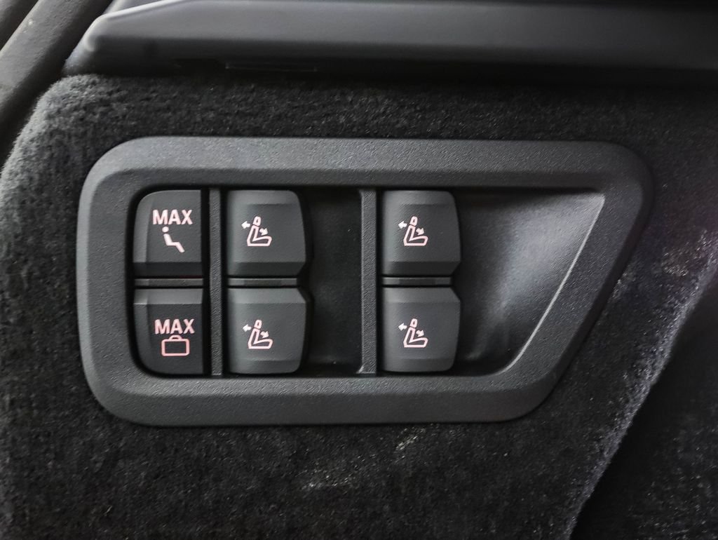 Used 2027 Carbon Black Metallic BMW xDrive40i image 25