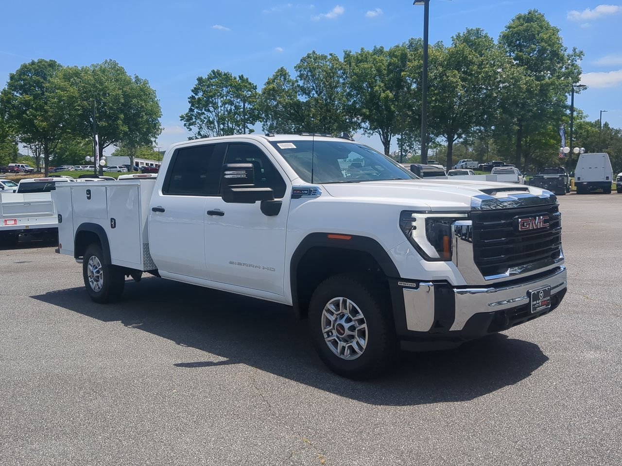 New 2026 Summit White GMC Pro image 2