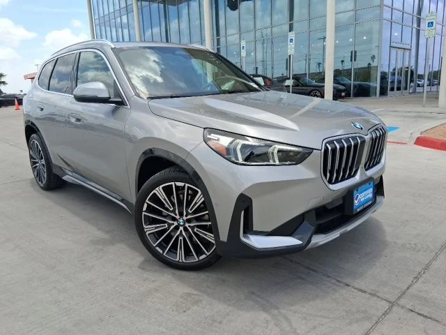 Used 2025 Silver BMW xDrive28i image 1