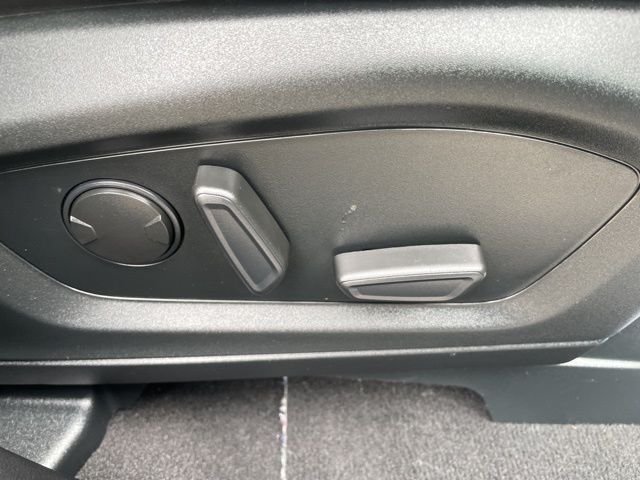Used 2024 Gray Metallic Ford XLT image 11