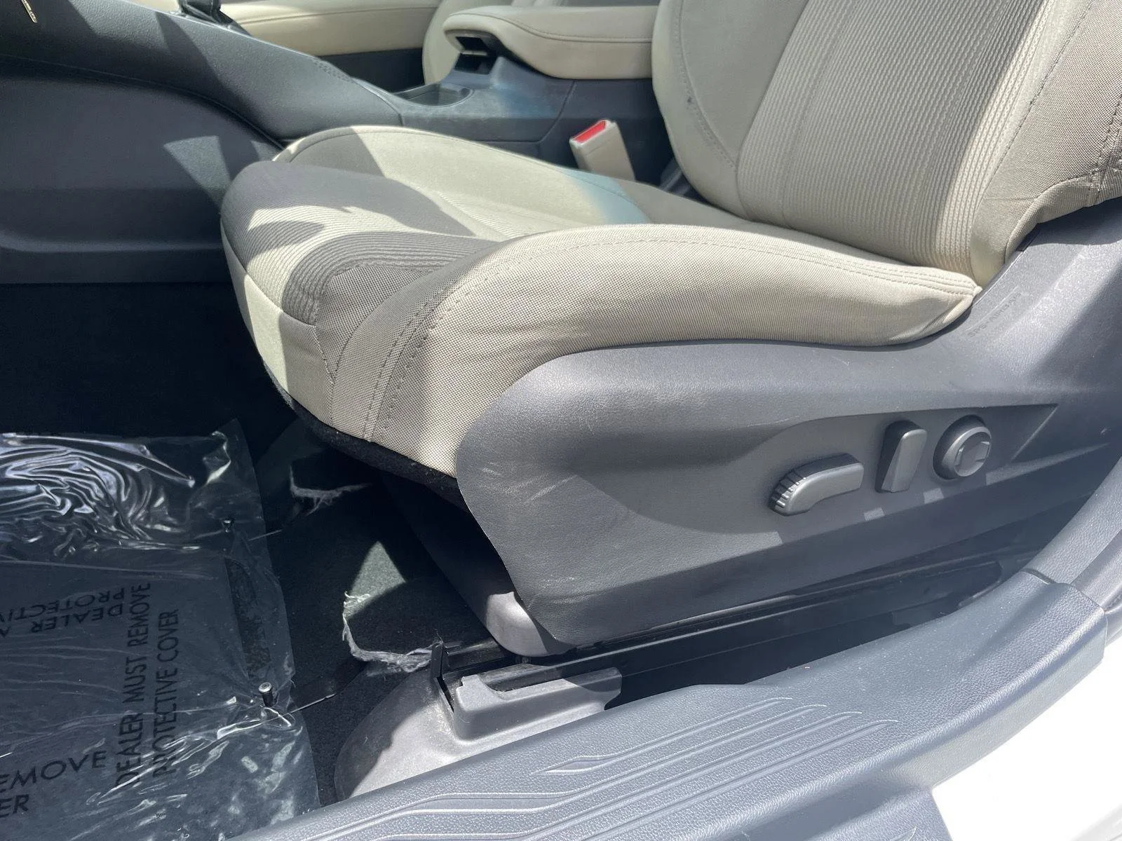 Used 2022 Crystal White Pearl Subaru Premium image 4