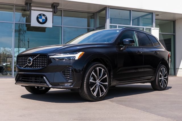 2024 Volvo XC60 B5 Plus Dark Theme AWD's photo