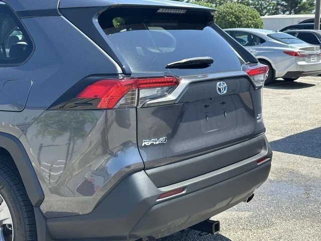2023 Toyota RAV4 XLE - Photo 11