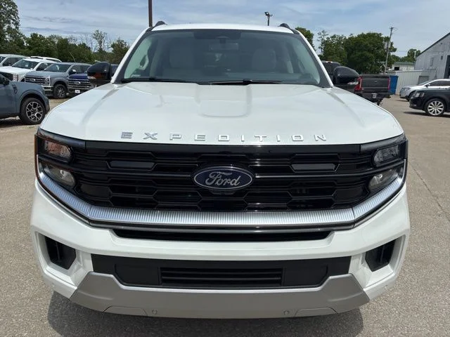 New 2026 Star White Metallic Tri-Coat Ford Platinum® image 13