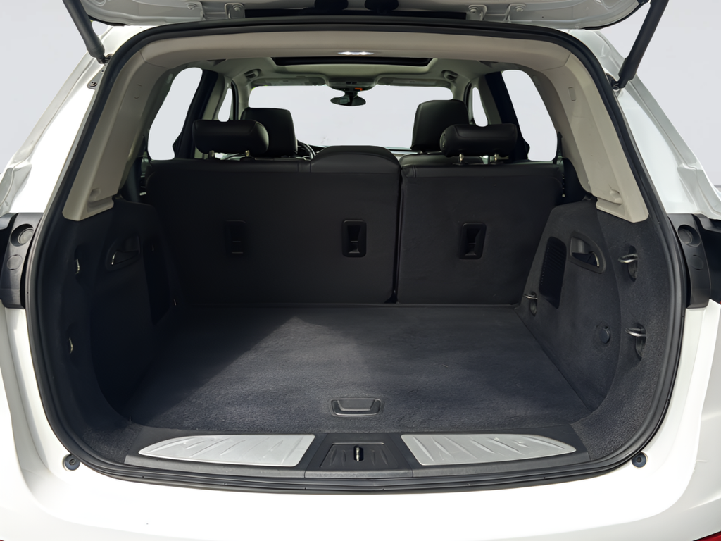 Used 2020 White Buick Essence image 35