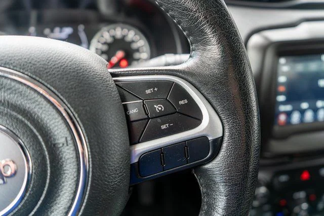 Used 2020 Black Jeep Latitude image 24
