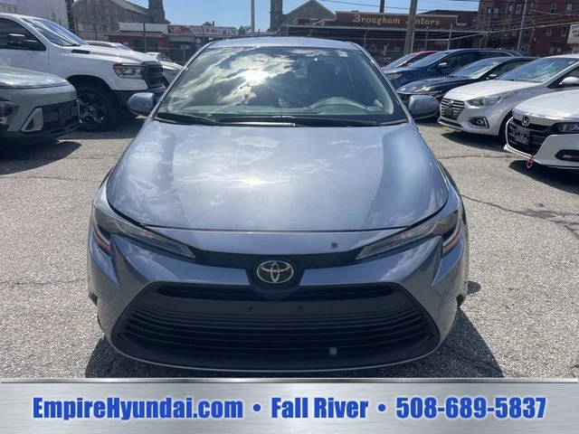 Used 2025  Toyota LE image 10