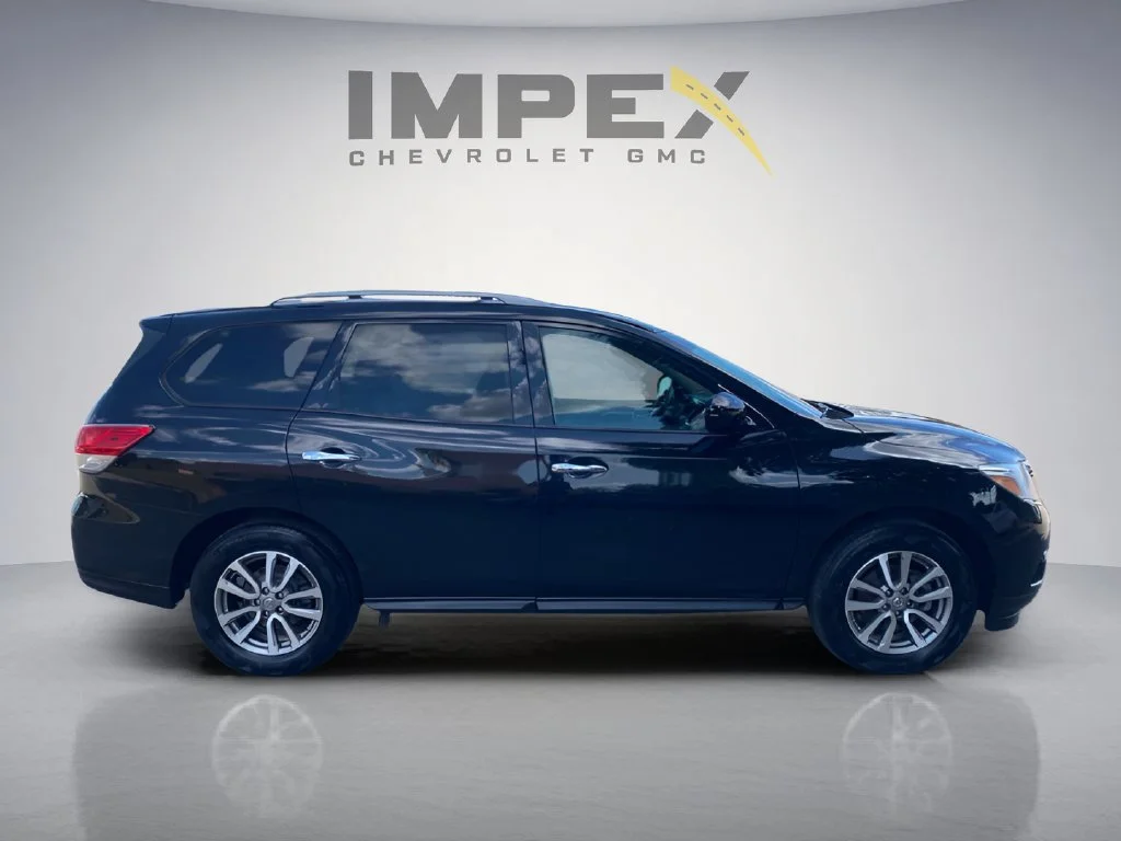 Used 2015 C Black Nissan S image 6
