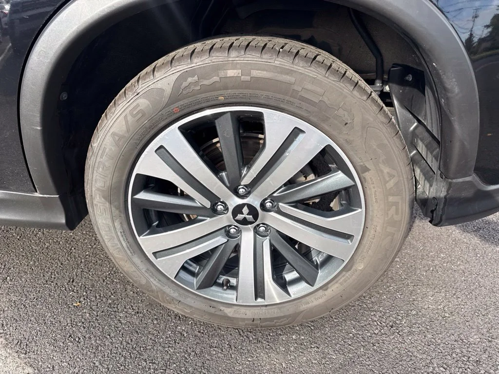 Used 2024 Silver Mitsubishi 2.0 SE image 12