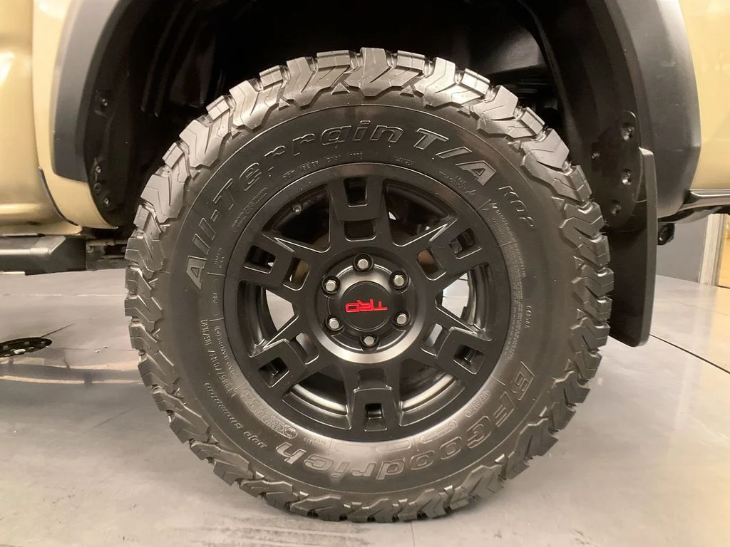 Used 2018 Quicksand Toyota TRD Off-Road image 25