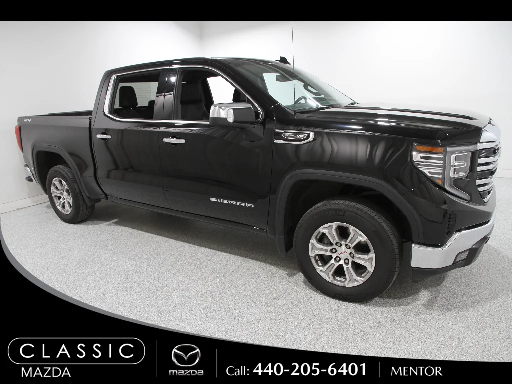 2025 GMC Sierra 4WD Crew Cab Short Box SLT's photo
