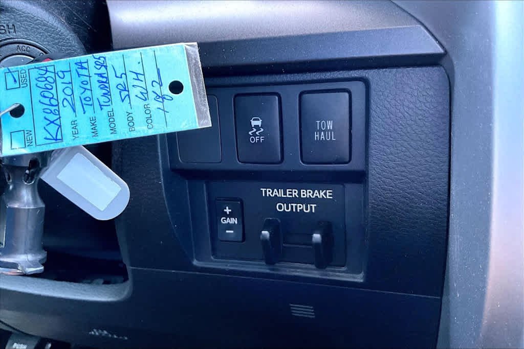 Used 2019 Super White Toyota SR5 image 31