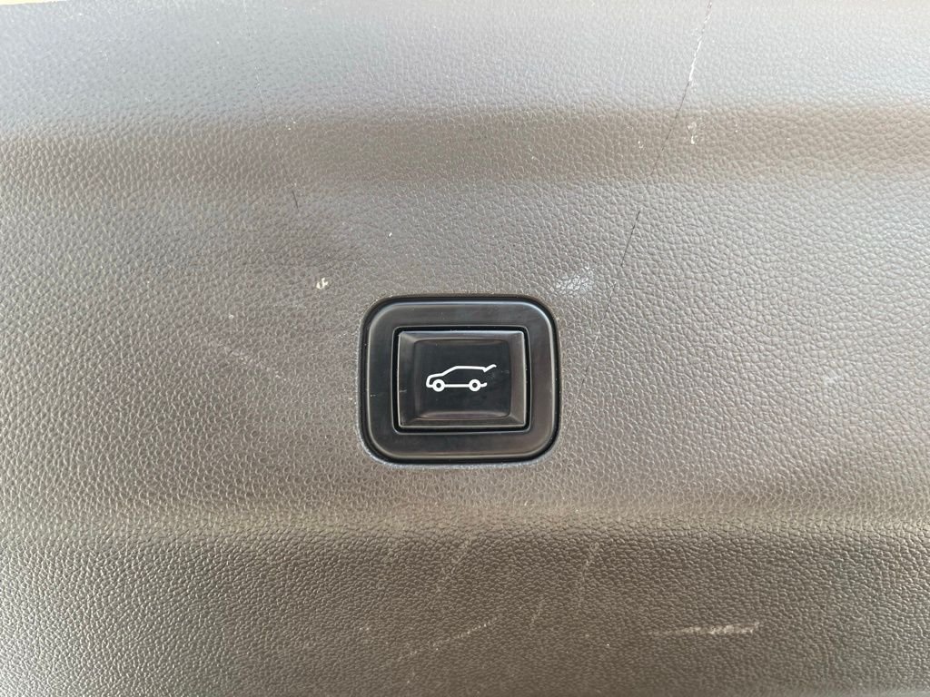 Used 2021 White Frost GMC SLT image 8