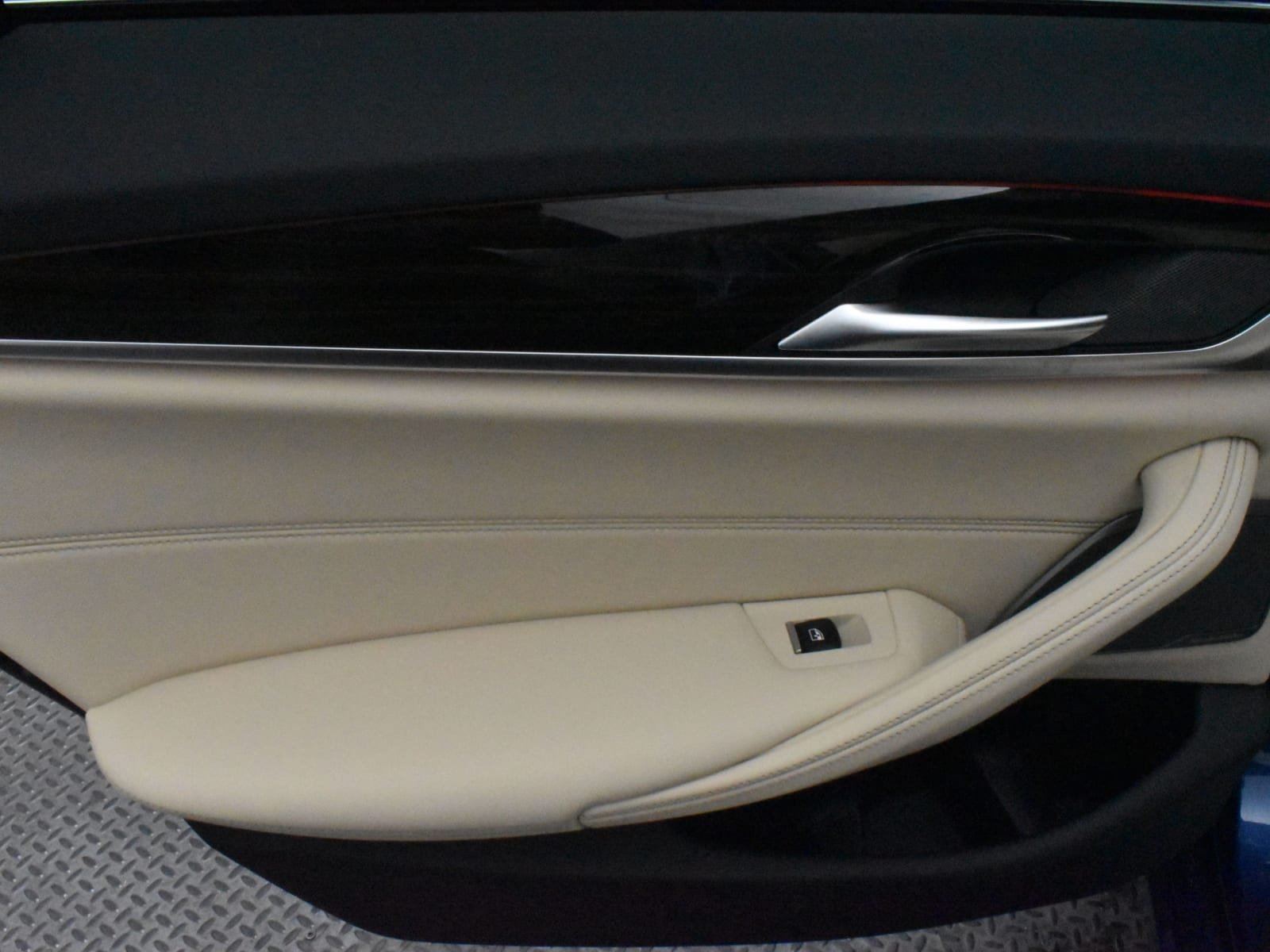 Used 2023 Phytonic Blue Metallic BMW 530i image 18