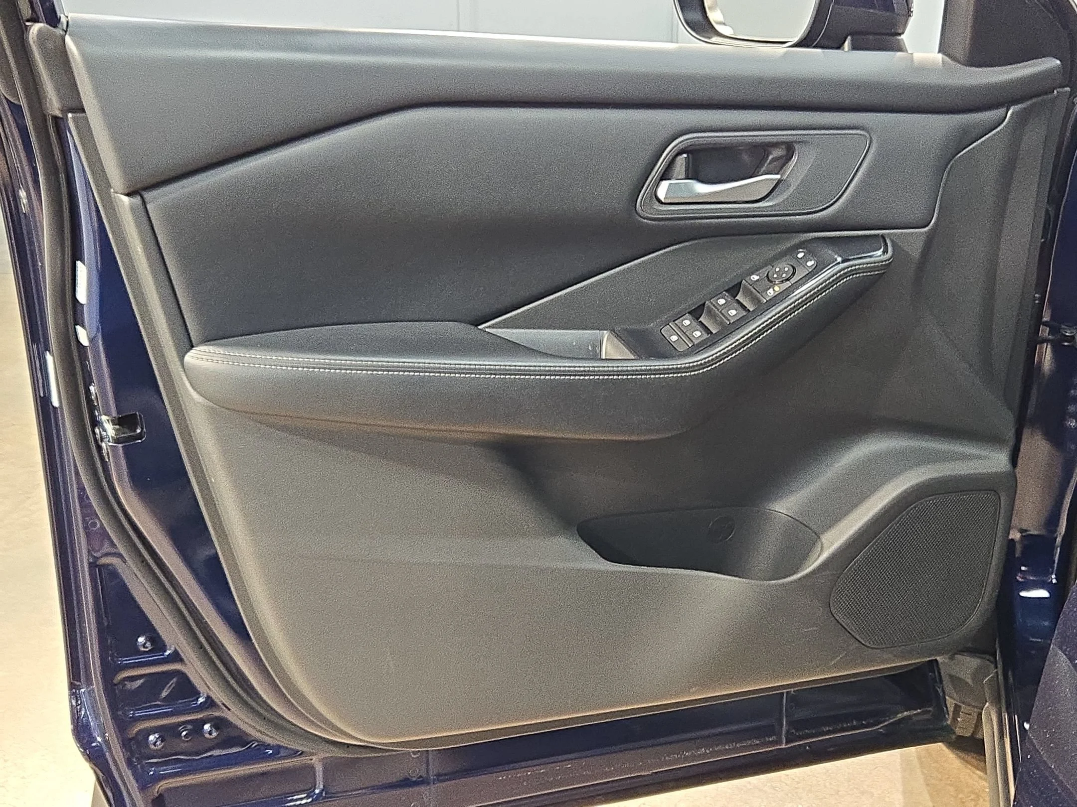 2025 Nissan Rogue SV - Photo 20