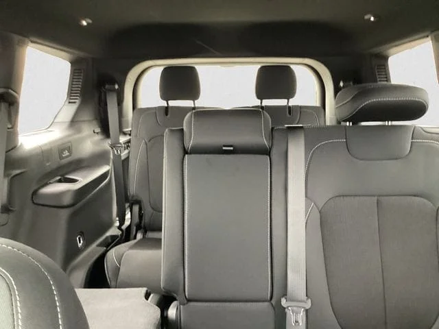 New 2026 Silver Zynith Jeep L LAREDO X 4X4 image 14