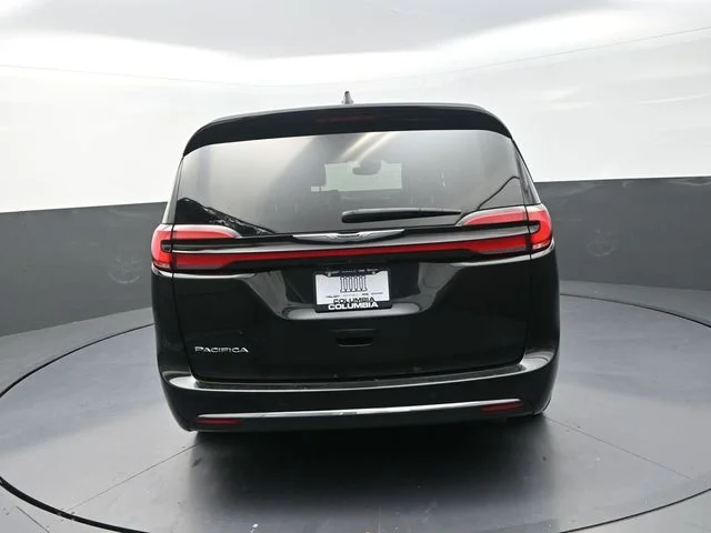 Used 2023 Black Chrysler Touring L image 8