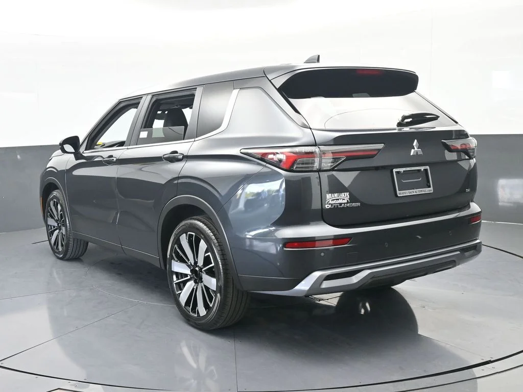 New 2026 Graphite Gray Mitsubishi SE 1.5T 2WD image 4