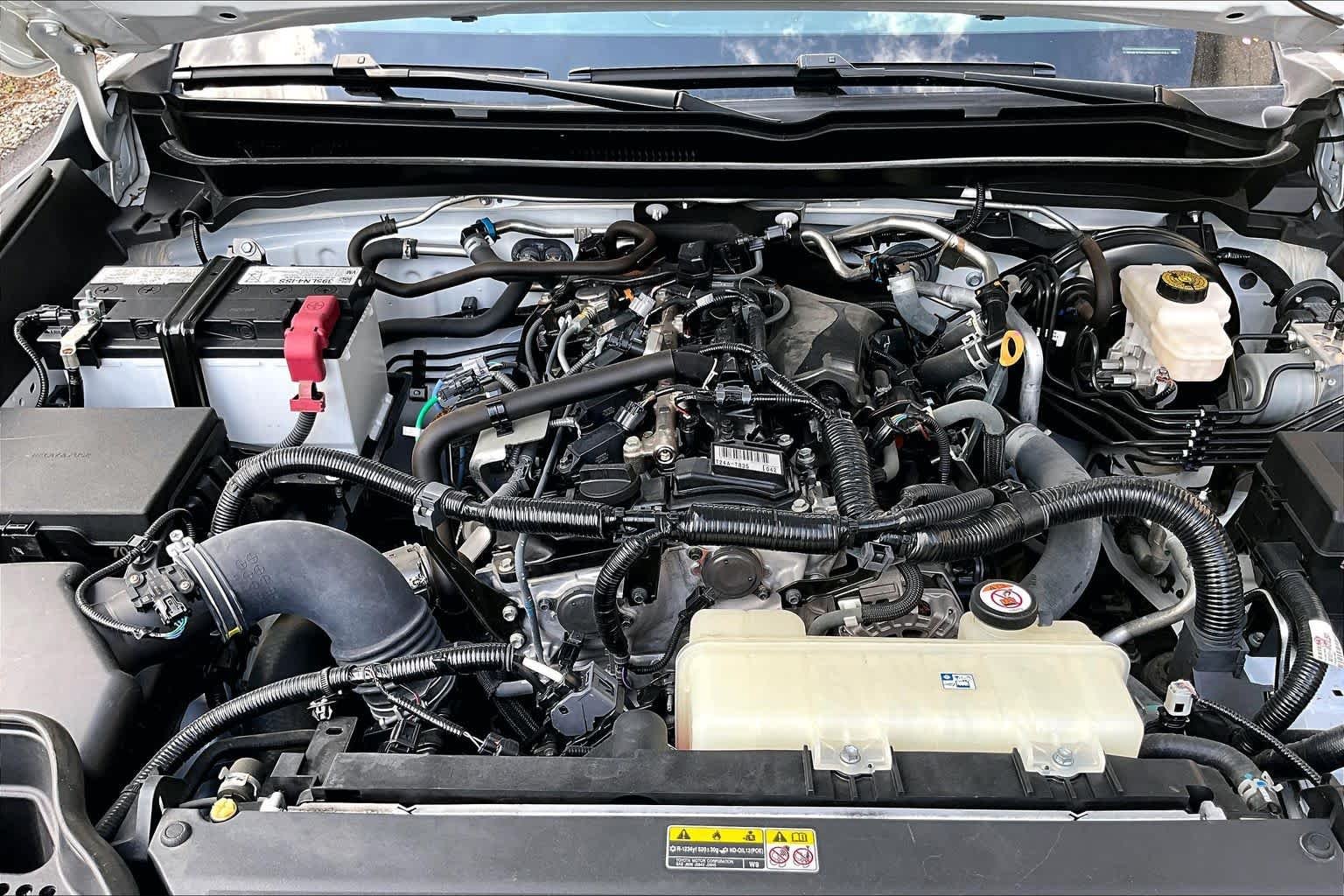 Used 2024 Ice Cap Toyota SR5 image 32