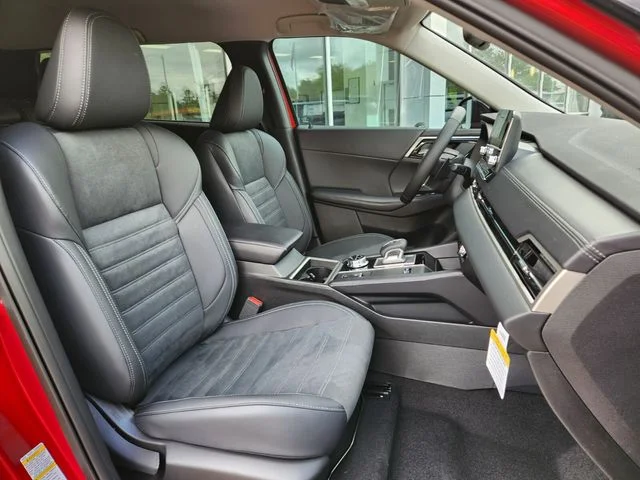 New 2026 Red Nissan SL image 9