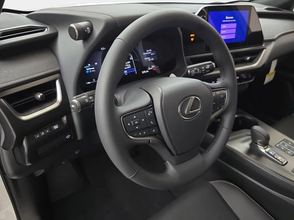 New 2026 Ultra White with Obsidian roof Lexus F SPORT DESIGN AWD image 16