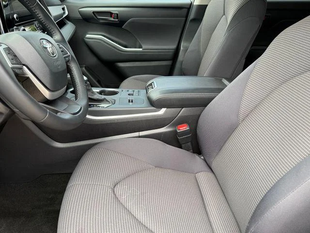 Certified Used 2025 DK. BLUE MC. Toyota LE image 10