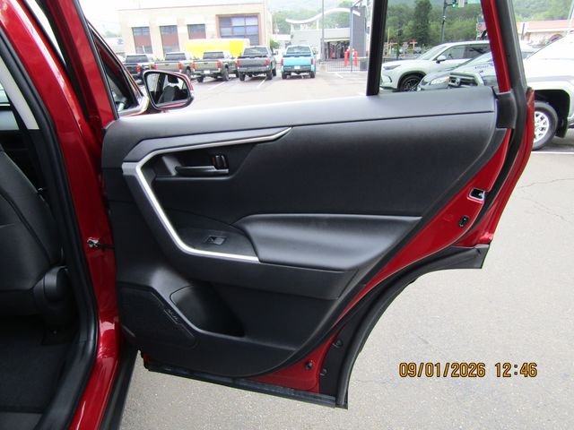 Certified Used 2023 Pearl Toyota LE image 25