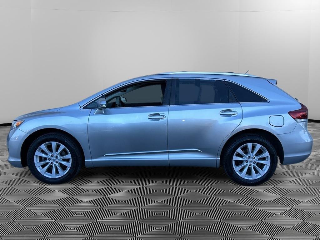 Used 2015 Celestial Silver Metallic Toyota LE image 7