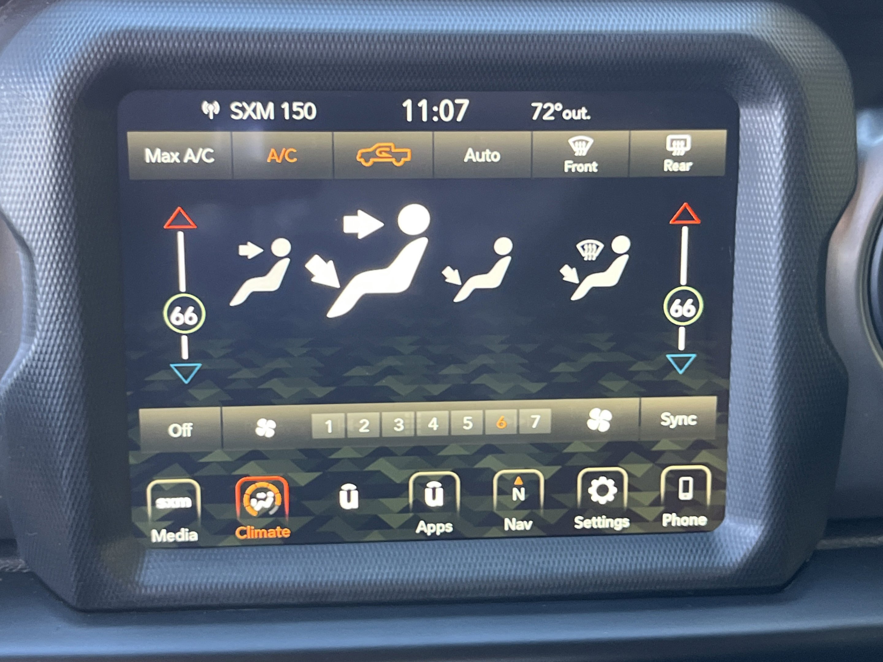 Used 2022 Granite Crystal Metallic Clearcoat Jeep  image 20