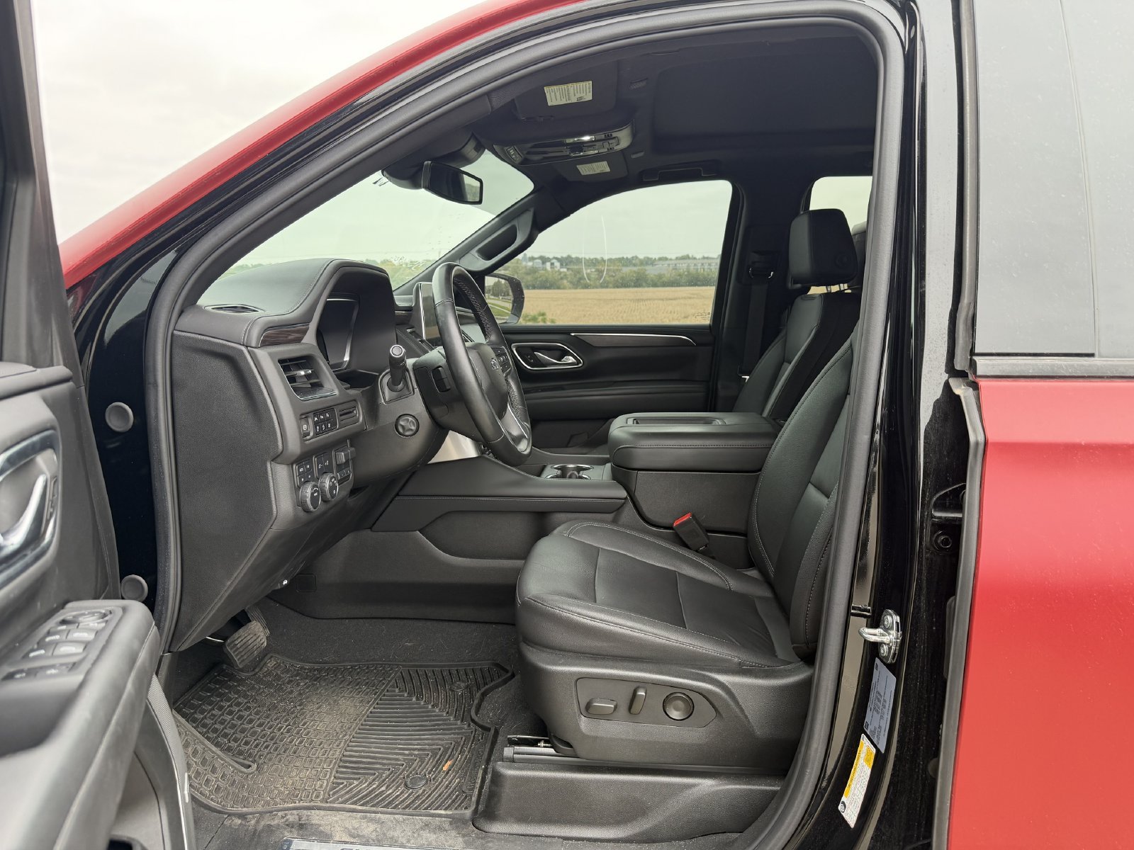 Used 2023 Black Chevrolet Z71 image 3
