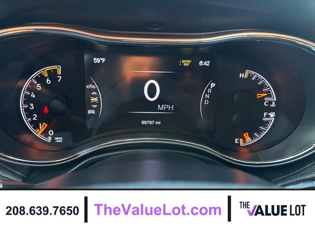 Used 2017 Silver Jeep Overland image 29